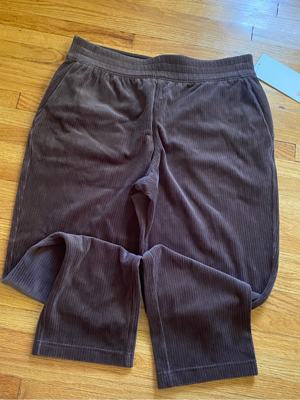 Lululemon- Scuba Velvet Corduroy Pant -Size 8